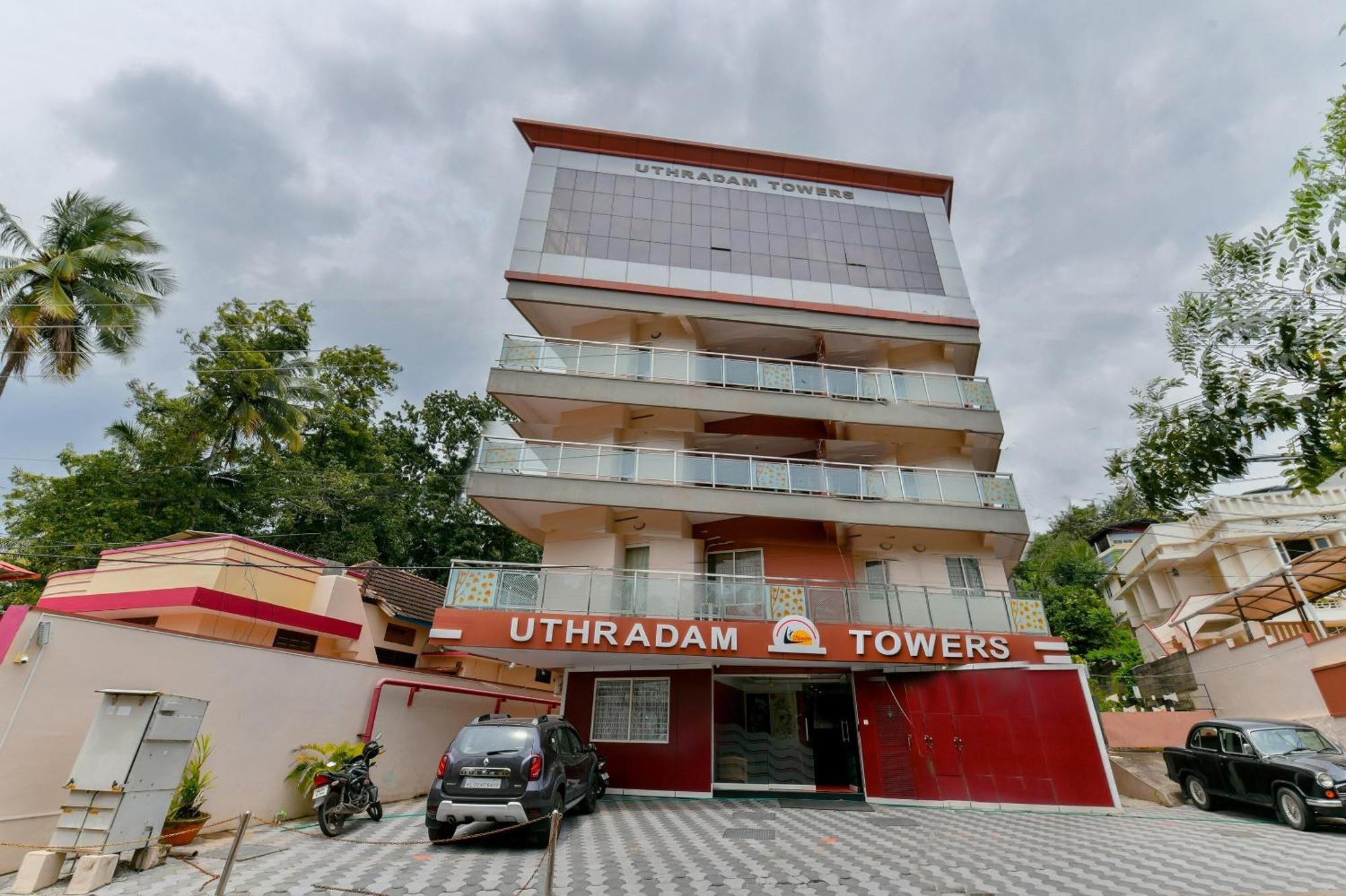Oyo Flagship Uthradam Towers Hotel Thiruvananthapuram Ngoại thất bức ảnh