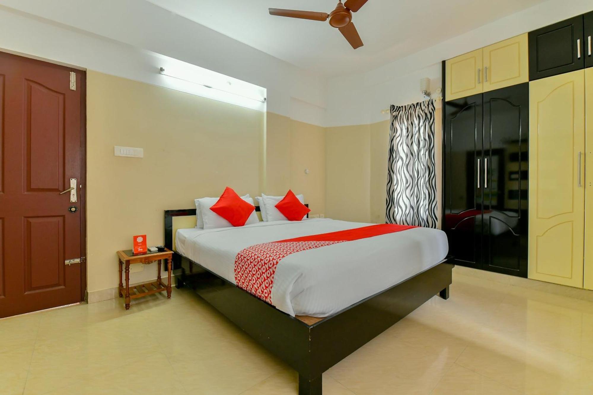 Oyo Flagship Uthradam Towers Hotel Thiruvananthapuram Ngoại thất bức ảnh