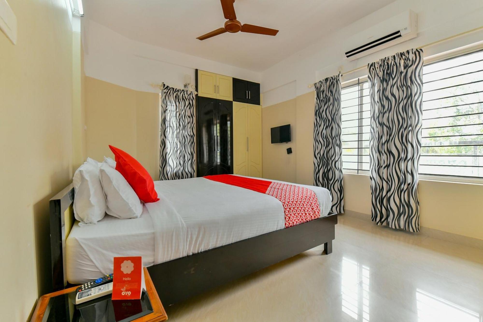 Oyo Flagship Uthradam Towers Hotel Thiruvananthapuram Ngoại thất bức ảnh