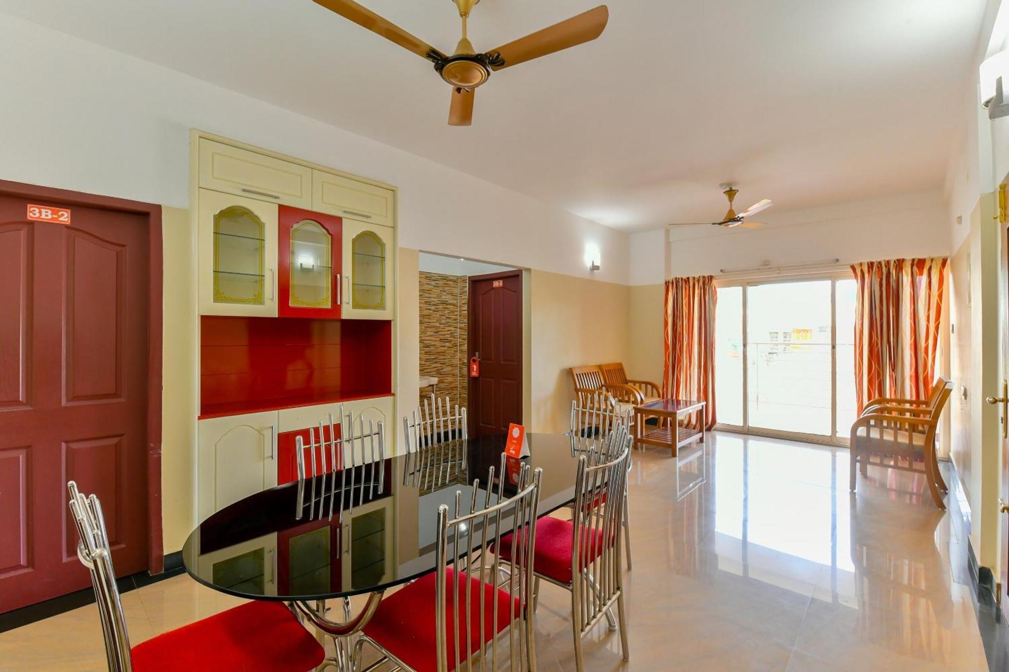 Oyo Flagship Uthradam Towers Hotel Thiruvananthapuram Ngoại thất bức ảnh